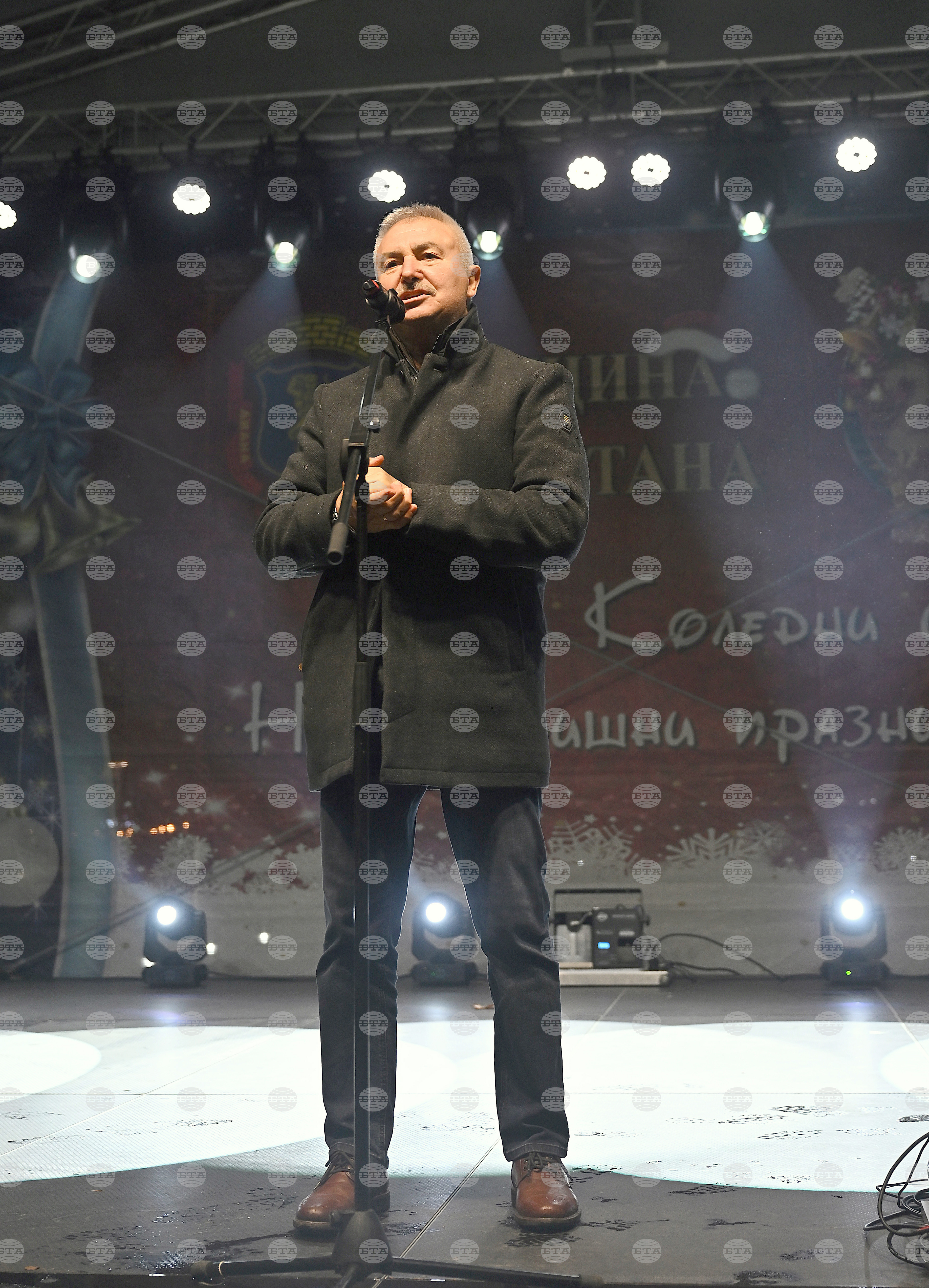 Монтана - коледна елха - тържество