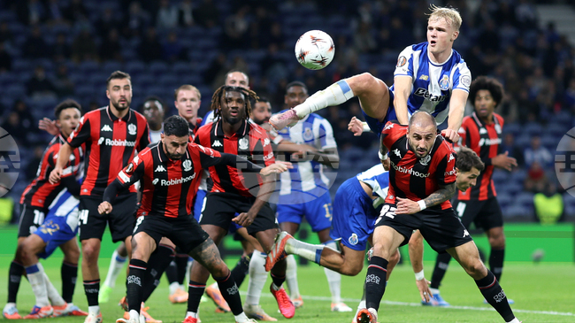 Фенове на бъдещия съперник на Лудогорец в Лига Европа Ница искаха обяснения от отбора след поредната му загуба 