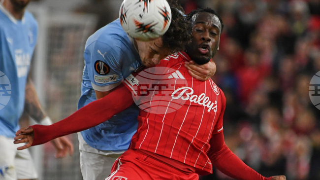 Нападателят на Нотингам Форест Арно Калимюендо преминава под наем в Айнтрахт Франкфурт с опция за купуване