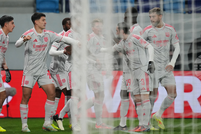 Олимпик Лион се върна на победния път в Лига 1 след домакински успех срещу Нант