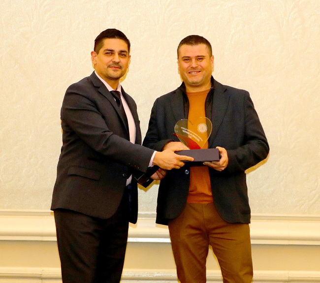 Министър Василев връчи приза “Посланик на доброто” на Слав Петков
