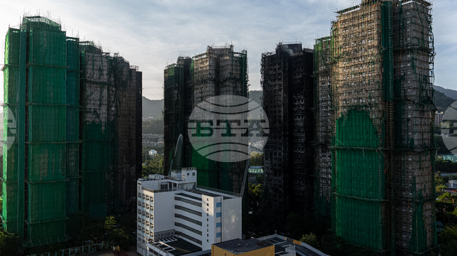 Жертвите на пожара в няколко небостъргача в Хонконг са вече 94, а ранените са около 80