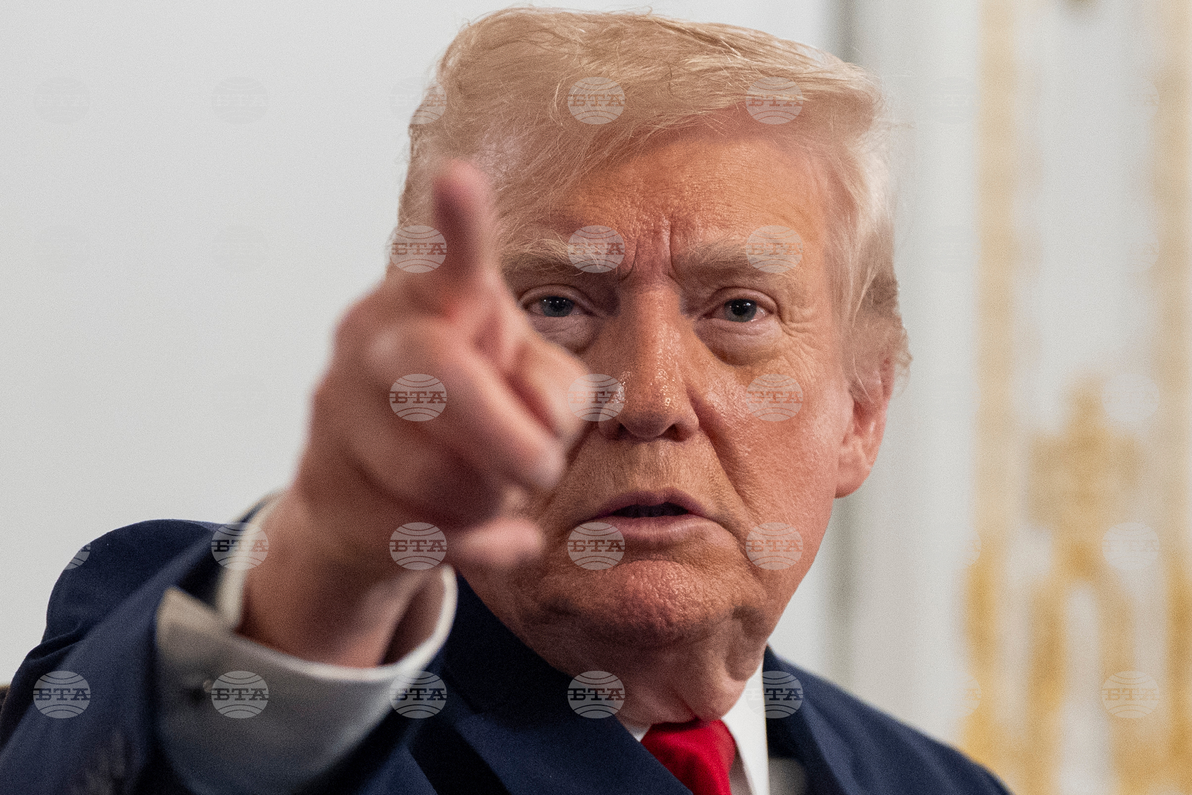 Trump napovedal trajno ustavitev migracij iz držav tretjega sveta in zaostritev migracijske politike