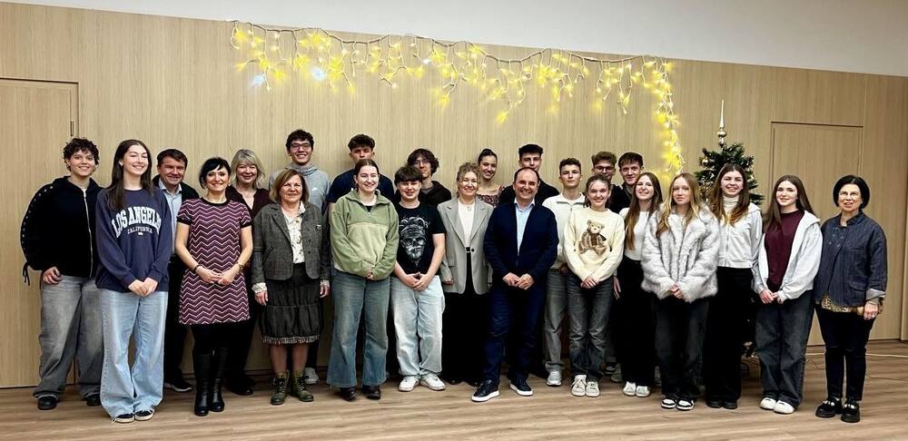 Стипендианти на Българското републиканско самоуправление в Будапеща се срещнаха с представители на институцията