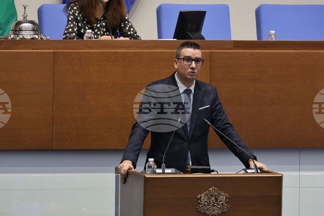 Планира се спешна среща с общинските власти заради 20-годишен проблем с наводненията в „Свободна зона – Русе“, заяви министър Дилов 