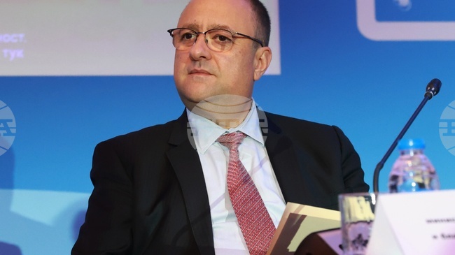 Министър Иван Иванов отправи призив към ръководството на ВиК холдинга да не се допуска увеличение на цената на водата