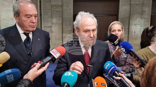 Трите милиарда лева за частни пенсионни фондове трябва да се върнат в държавното обществено осигуряване, смятат икономисти от "Възраждане" 