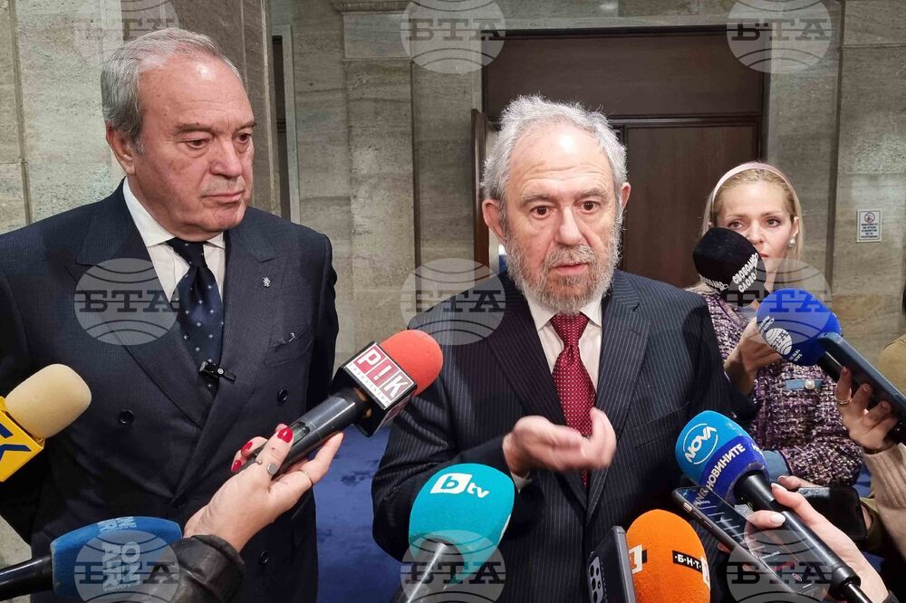 Vazrazhdane Economists Suggest Returning BGN 3 Bln Private Pension Funds to State Social Security System 