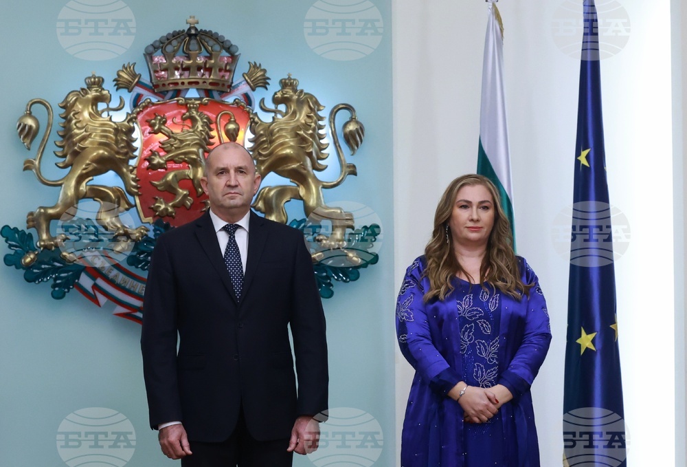 Румен Радев - Лина Омар - награждаване