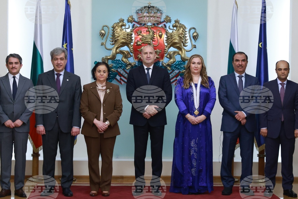 Румен Радев - Лина Омар - награждаване