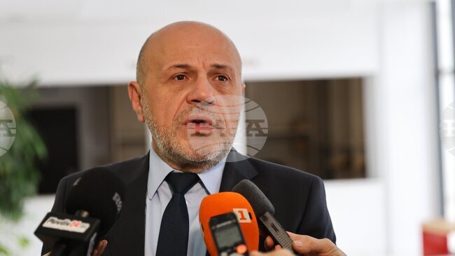 През изминалите седмици диалогът със синдикати и работодатели не е спирал, каза вицепремиерът Томислав Дончев в Пловдив