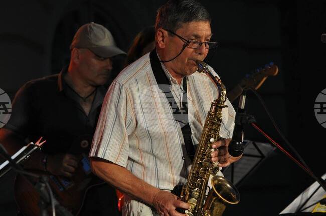 Със среща разговор с музиканта Илко Илиев в Габрово отбележат 60-годишнината от основаването на първия джаз клуб в България