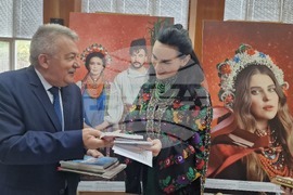 Шумен - изложба „Украински носии и традиции“