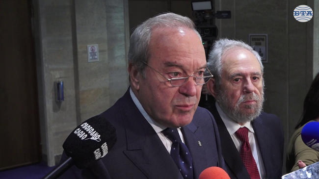 Трите милиарда лева за частни пенсионни фондове трябва да се върнат в държавното обществено осигуряване, смятат икономисти от "Възраждане"