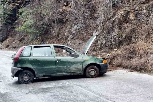 Двама души са загинали и девет са ранени при катастрофи в страната през последното денонощие