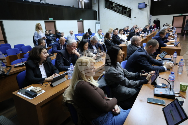 Общинските съветници в Благоевград разгледаха теми, свързани с цените на такситата, дейността на читалищата и работата на детските градини