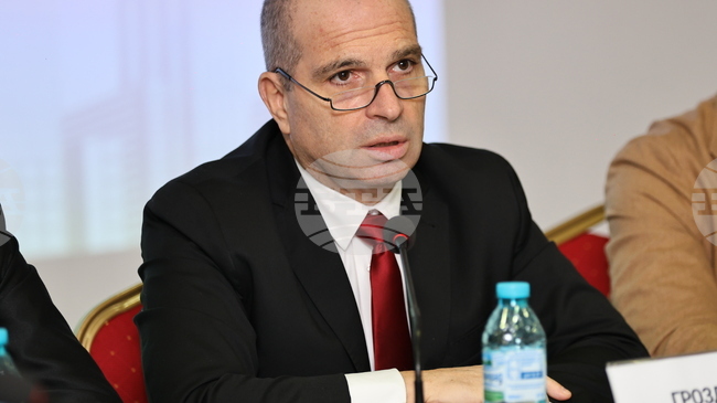 Вицепремиерът Гроздан Караджов сезира Прокуратурата за съмнителни действия на служители в ИА „Автомобилна администрация“