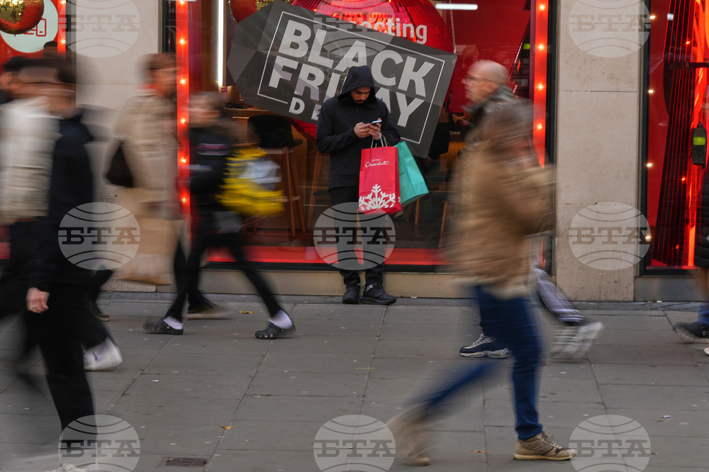 Британските потребители ограничиха покупките си през ноември въпреки промоционалните оферти около „черния петък“