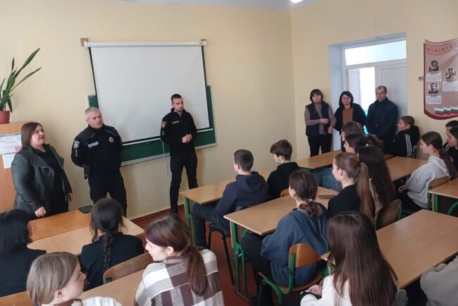  Разяснителни срещи за сигурността по време на война бяха организирани за ученици от две общини в Болградски район, Украйна