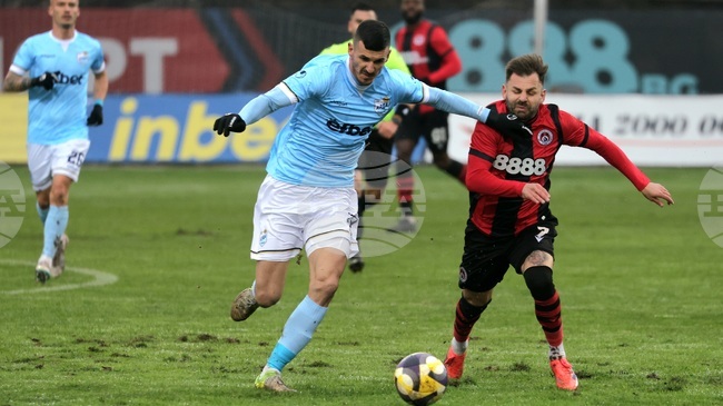 Локомотив (София) и Арда дадоха начало на 17-ия кръг в еfbet Лига с нулево равенство