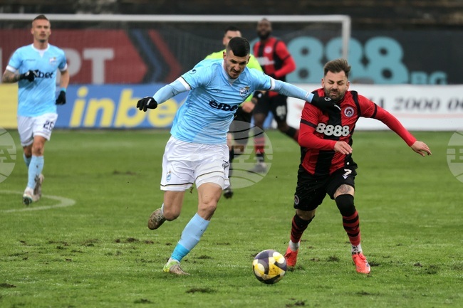 Локомотив (София) и Арда дадоха начало на 17-ия кръг в еfbet Лига с нулево равенство