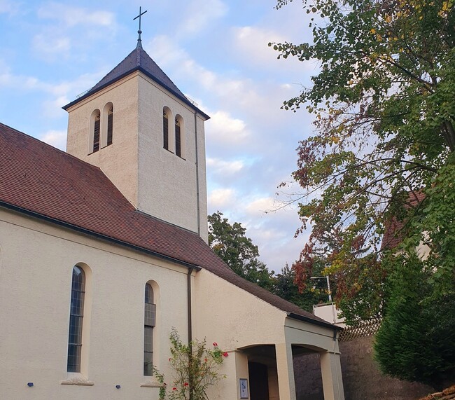 Германското издание „Cannstatter Zeitung“ публикува репортаж за Българската църква „Св. св. Кирил и Методий и св. Бонифаций“ в Щутгарт