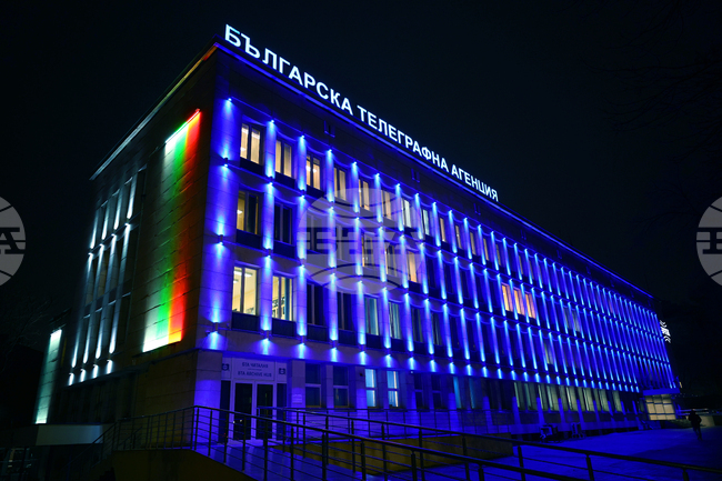 Повече от два часа сградата на БТА е без интернет