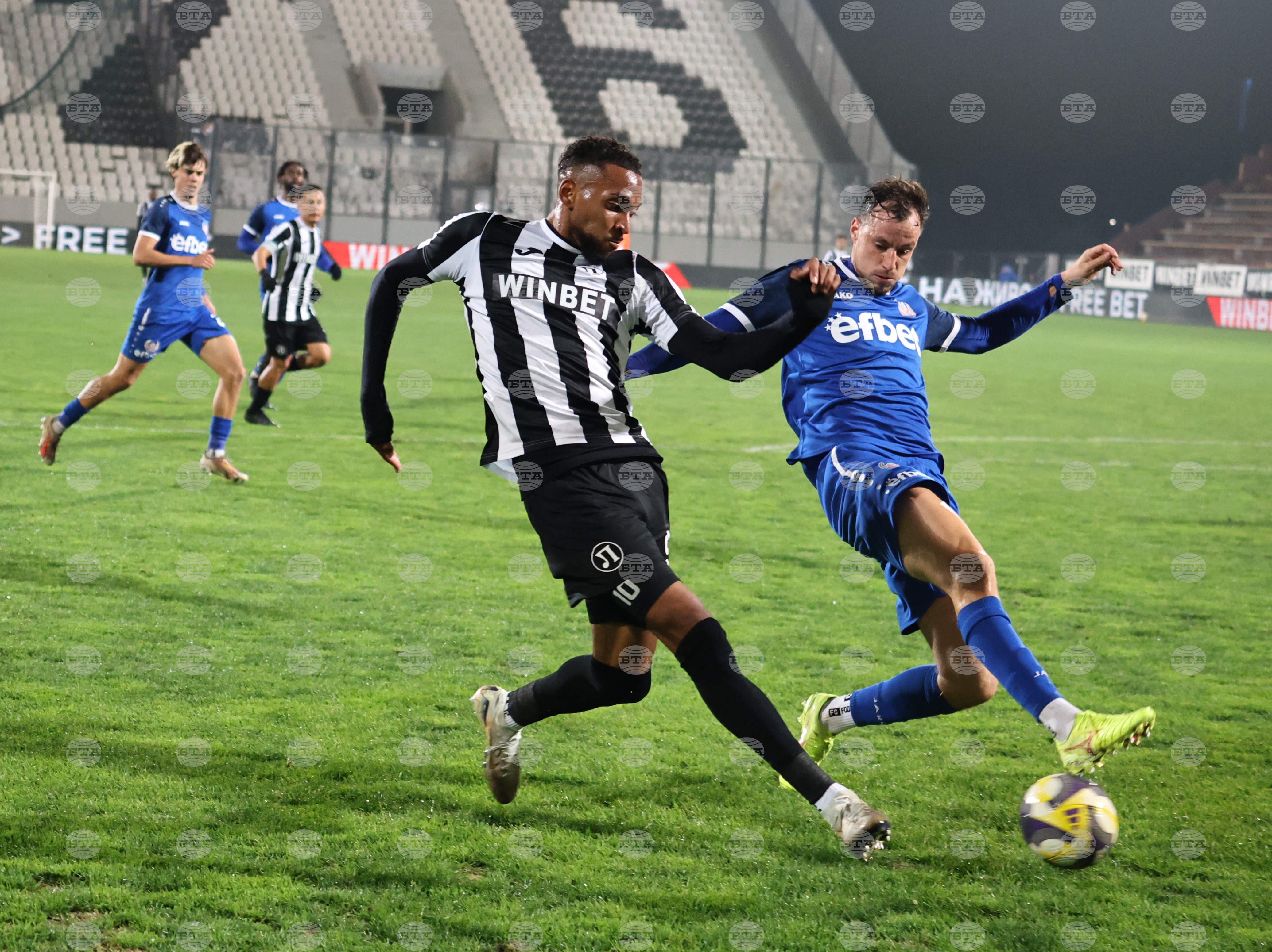 Montana iztržila točko proti Lokomotivu pred praznimi tribunami v Plovdivu