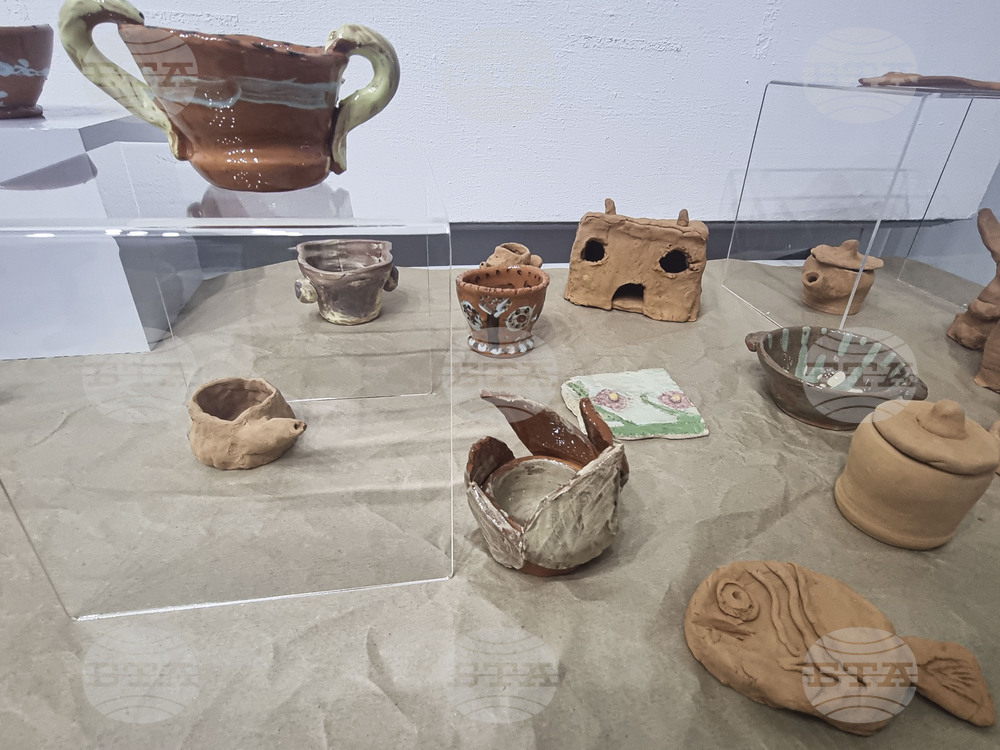 Перник - „Като бусинските майстори” - изложба