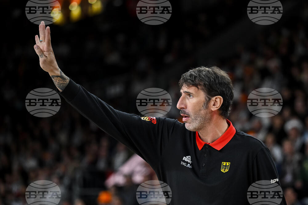 Селекционерът на националния тим по баскетбол на Германия Алекс Мумбру: „Лудост е отборите от Евролигата да играят 14 или 15 мача през декември“