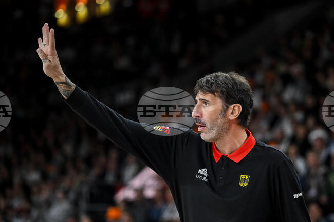 Селекционерът на националния тим по баскетбол на Германия Алекс Мумбру: „Лудост е отборите от Евролигата да играят 14 или 15 мача през декември“