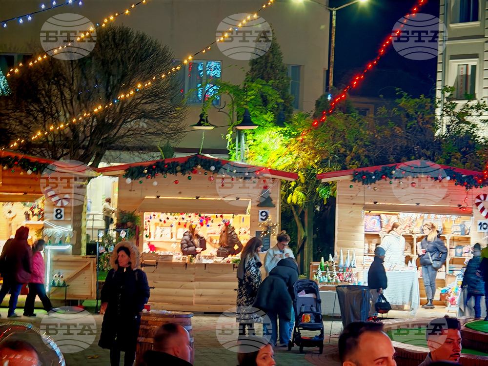 Севлиево - коледен базар - елха