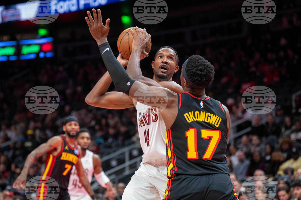 Cavaliers Hawks Basketball