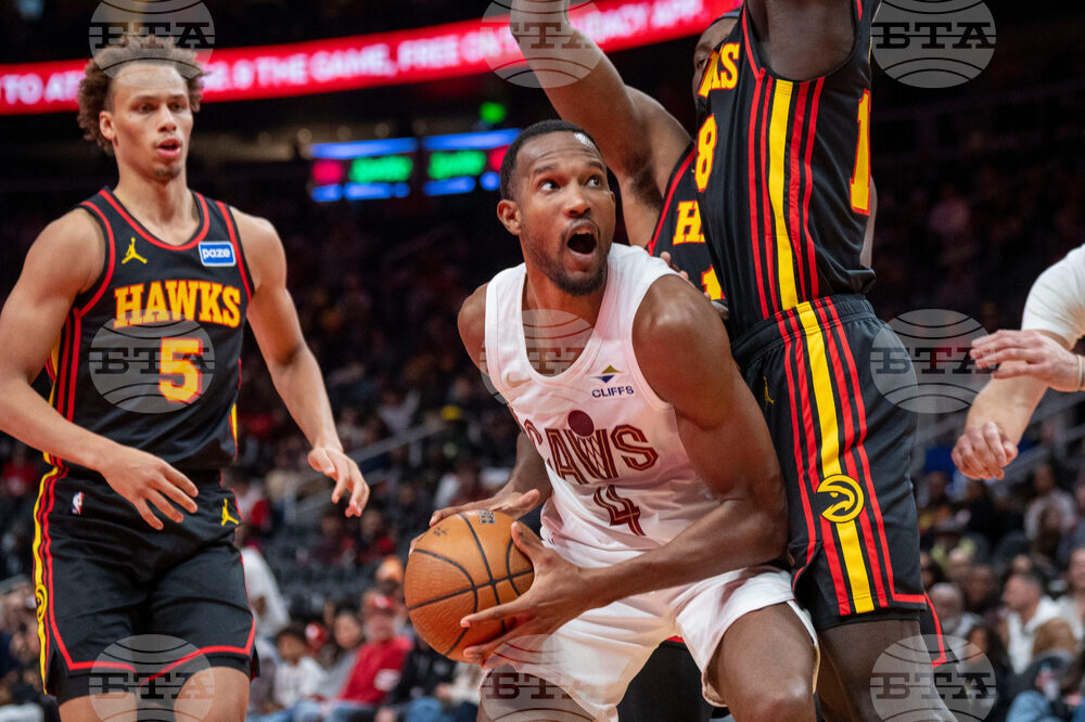 Cavaliers Hawks Basketball