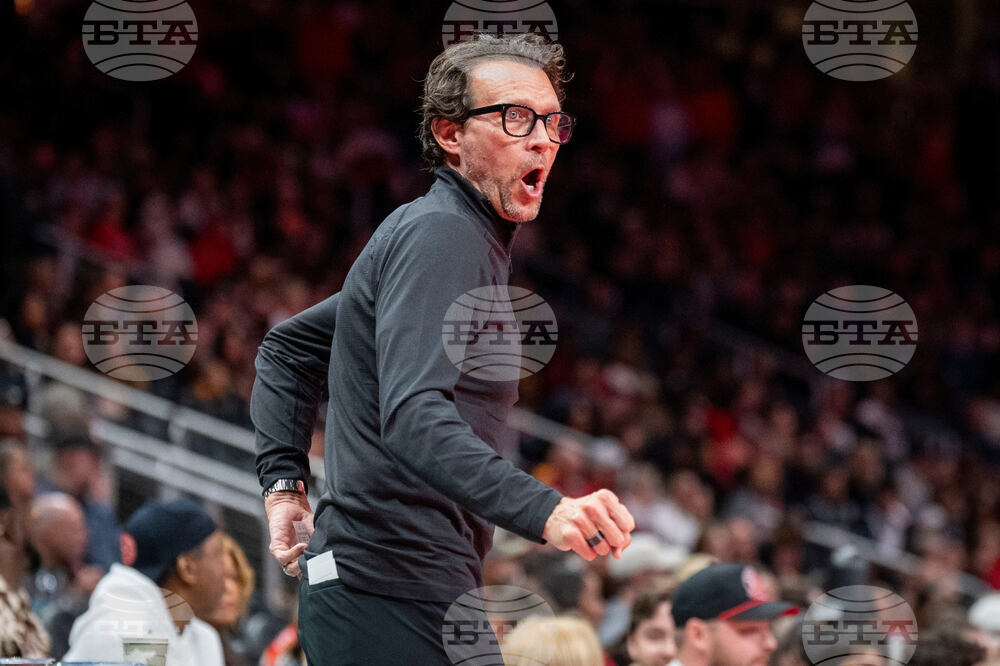 Cavaliers Hawks Basketball