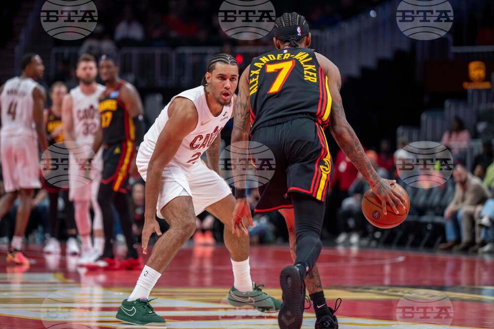 Cavaliers Hawks Basketball