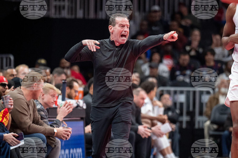 Cavaliers Hawks Basketball