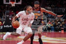 Cavaliers Hawks Basketball