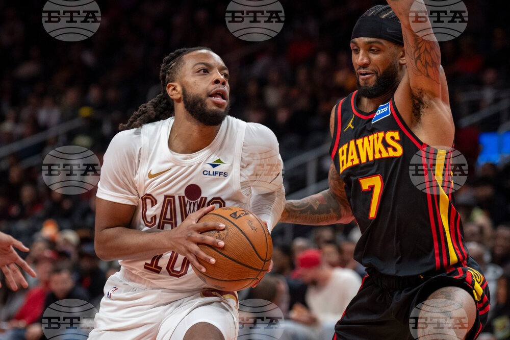 Cavaliers Hawks Basketball