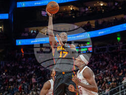 Cavaliers Hawks Basketball