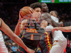 Cavaliers Hawks Basketball
