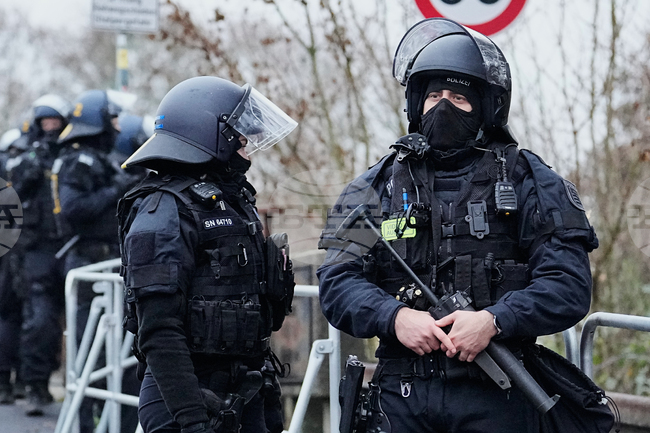 Германия арестува 5 души по подозрение, че са снабдявали Русия с индустриални материали