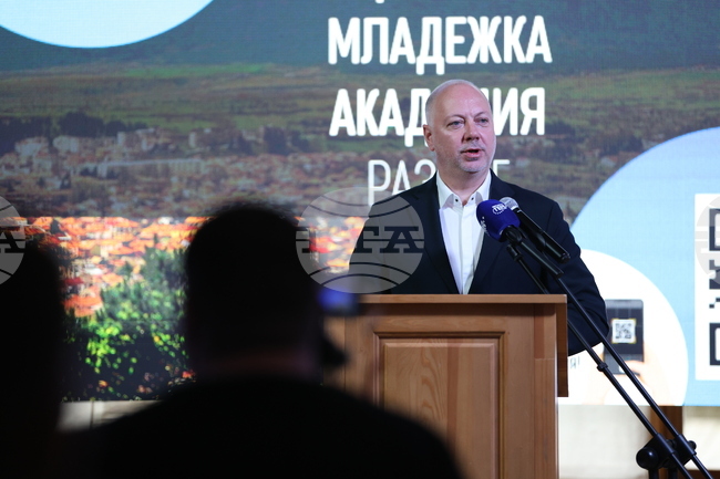 В момента има социални напрежения, защото се натрупаха поводи през последните години, заяви премиерът Росен Желязков