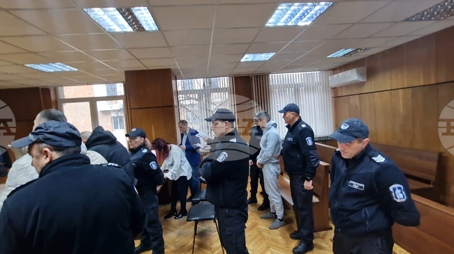 В Окръжен съд Смолян се гледат мерките на четирима души, обвинени за смъртта на 23-годишен мъж от Мадан