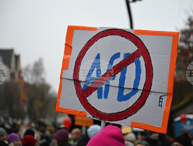 Политик от „Алтернатива за Германия“ е съден за нацистка песен, изпълнена на рождения му ден 
