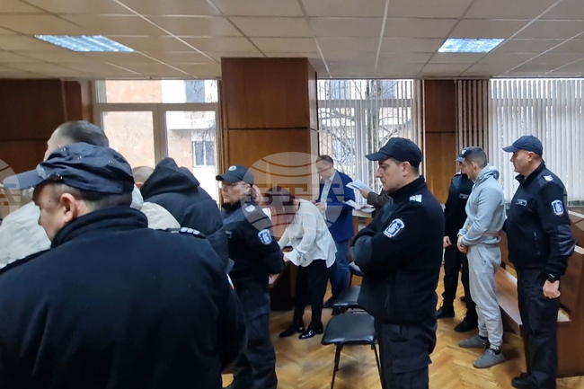 В Окръжен съд Смолян се гледат мерките на четирима души, обвинени за смъртта на 23-годишен мъж от Мадан