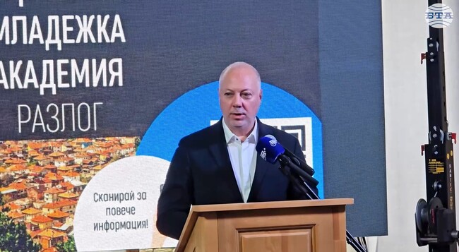 В Благоевградско положението с проливните дъждове, разливи и наводнения е овладяно, каза премиерът Росен Желязков