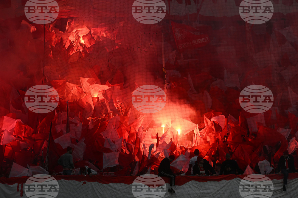 Стотици германски футболни фенове протестираха в Бремен срещу планираните по-строги мерки за сигурност на стадионите