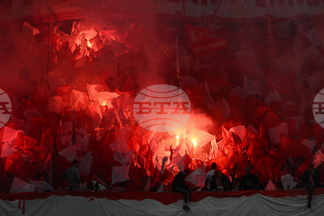 Стотици германски футболни фенове протестираха в Бремен срещу планираните по-строги мерки за сигурност на стадионите