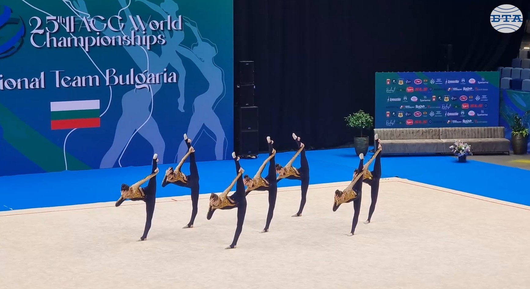 Националният отбор на България за девойки заема трето място след първия ден на Световното първенство по естетическа групова гимнастика в Самоков